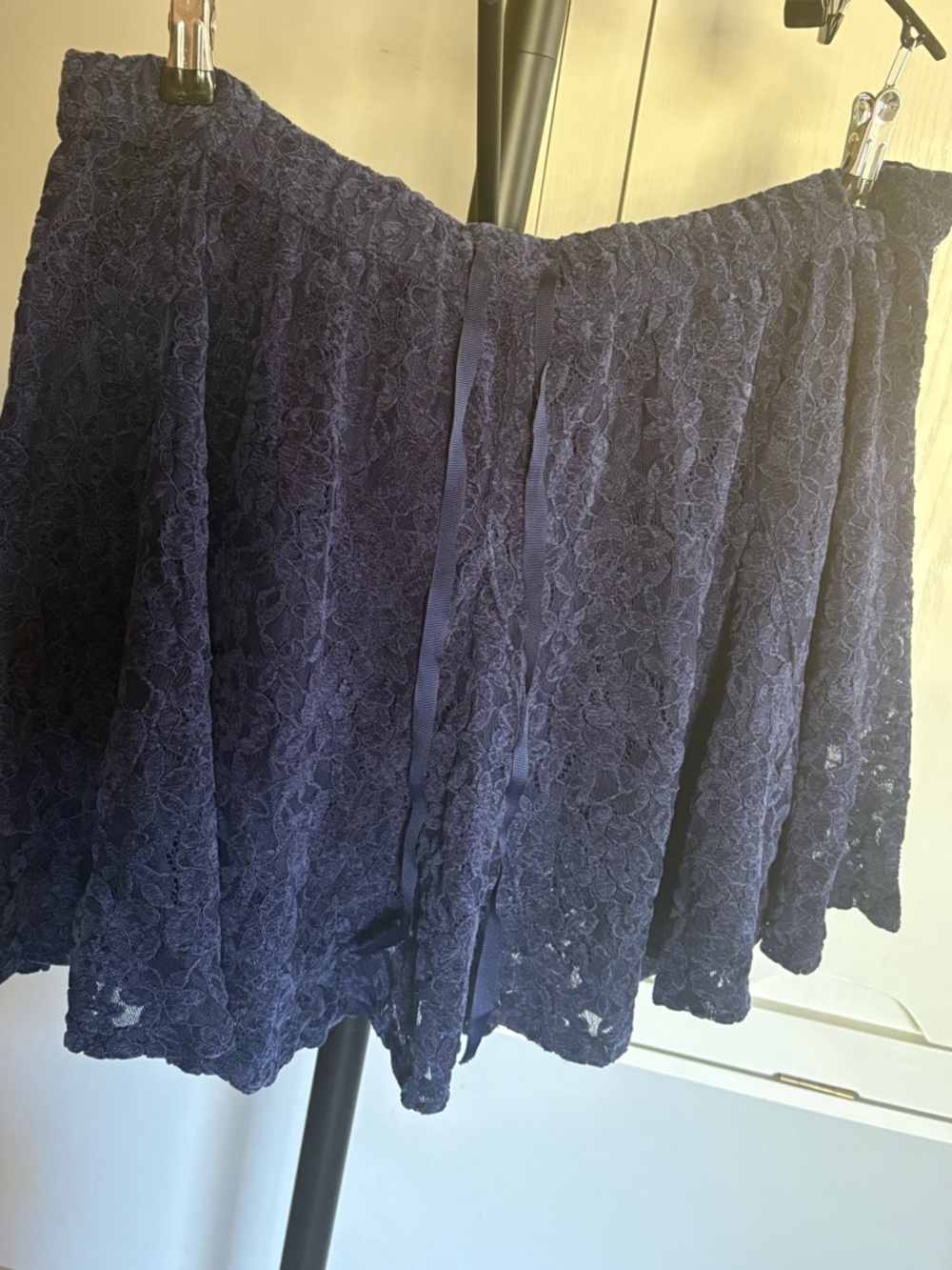 EUC XL Aerie Lace Godet skirt - fully lined-